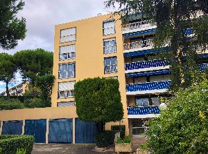 vente Appartement à vendre  ()